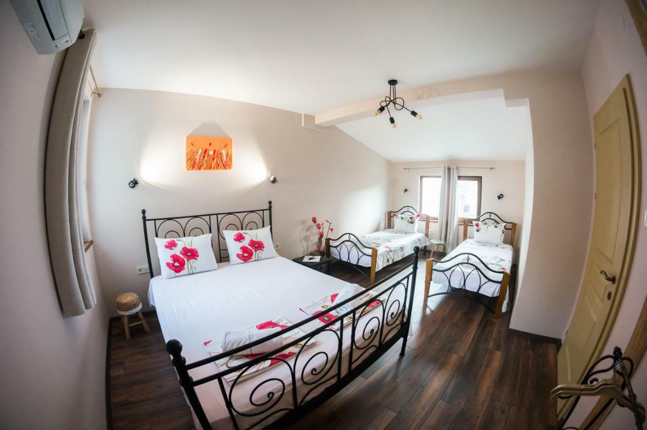 The Old House Guest Rooms And Apartament Plovdiv Exterior photo